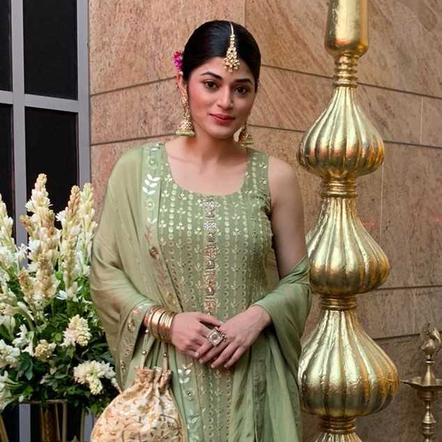 Celebrity Tasneem Khan - Tring India