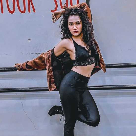 Celebrity Kanchi Shah - Tring India