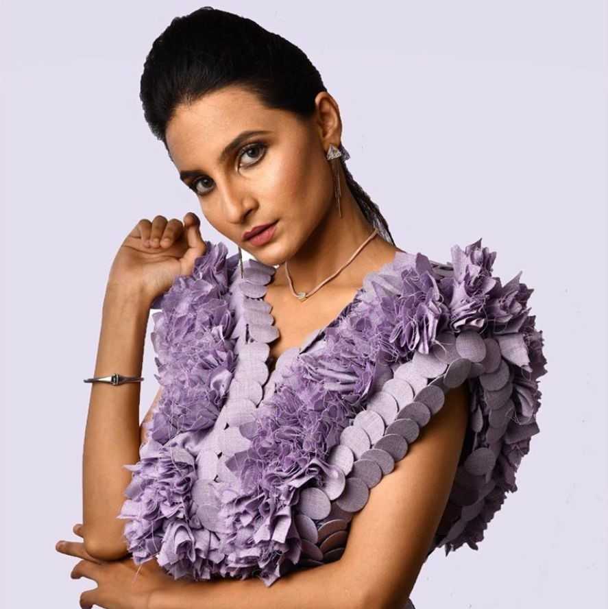 Celebrity Ishwari Katwe - Tring India