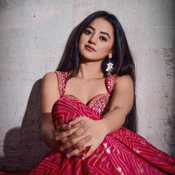 Celebrity Helly Shah - Tring India