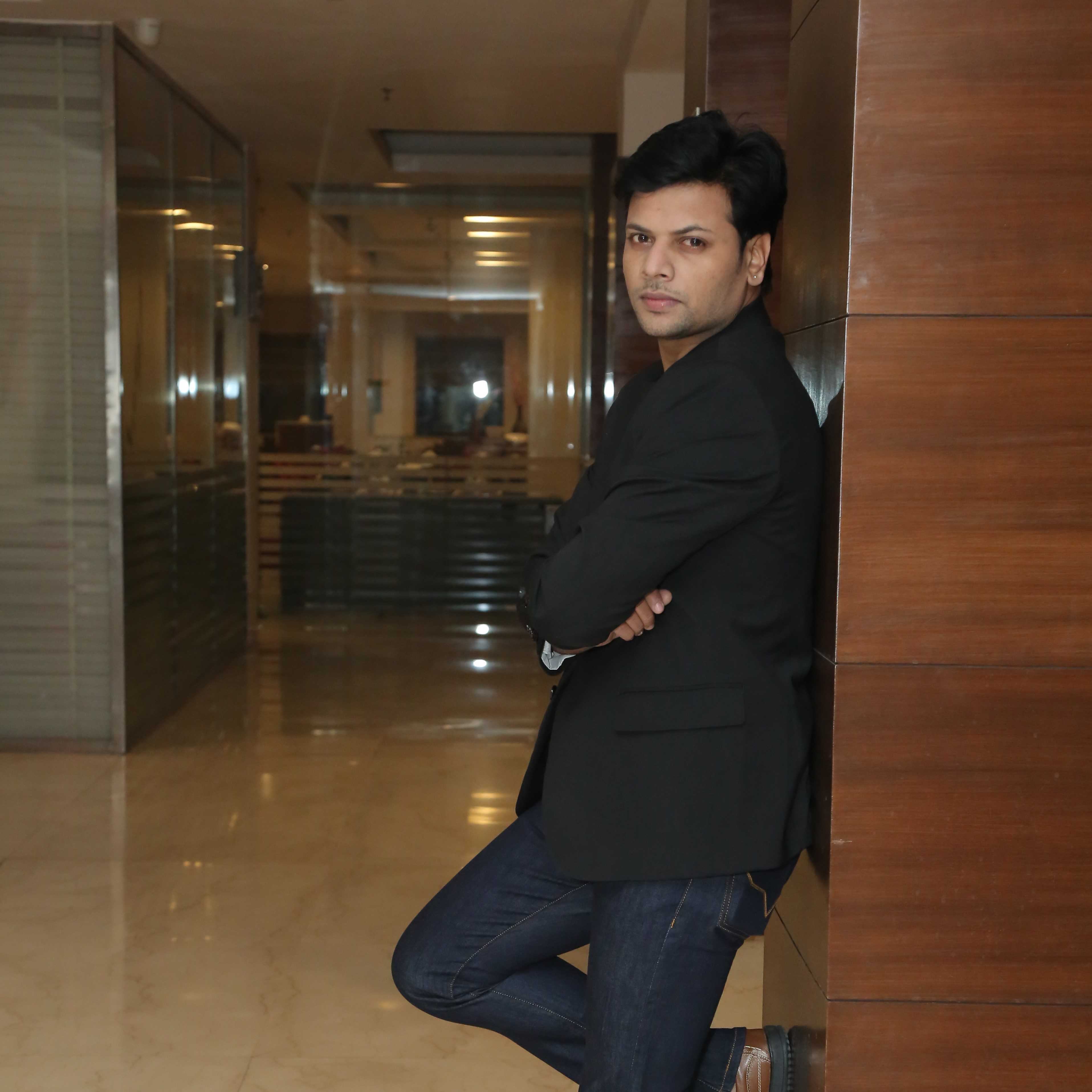 Celebrity Shekhar Srivastava - Tring India