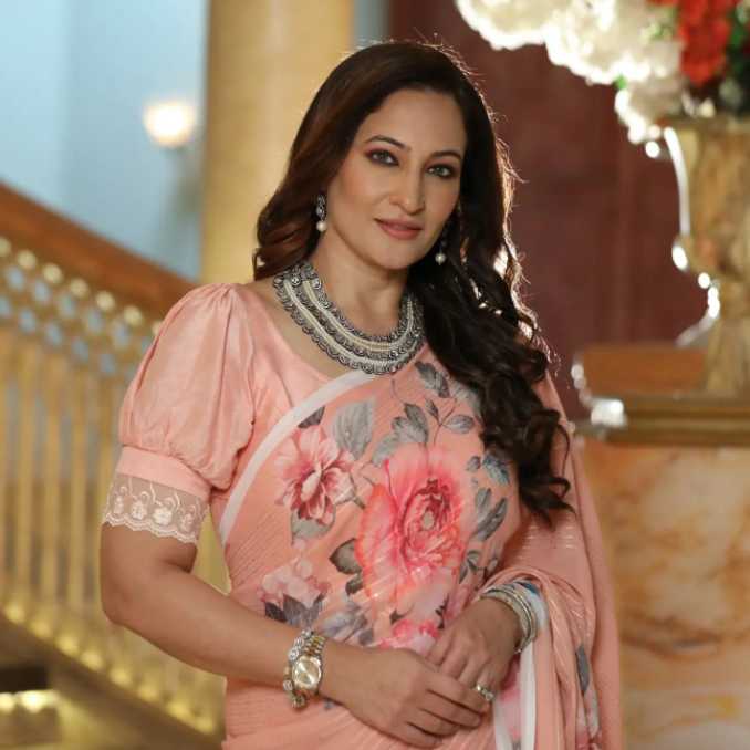 Celebrity Rakshanda Khan - Tring India