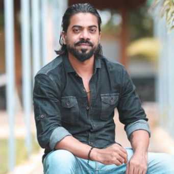 Celebrity Sunny Phadke - Tring India