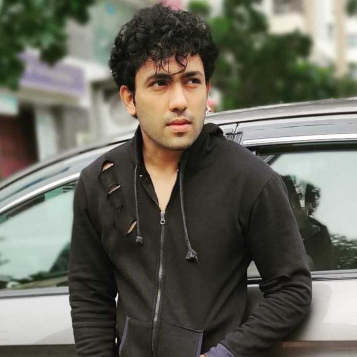 Celebrity Yash Shah- Tring India