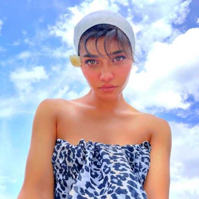 Celebrity Sumedha Lokhande - Tring India