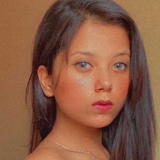 Celebrity Aliya Shaikh - Tring India