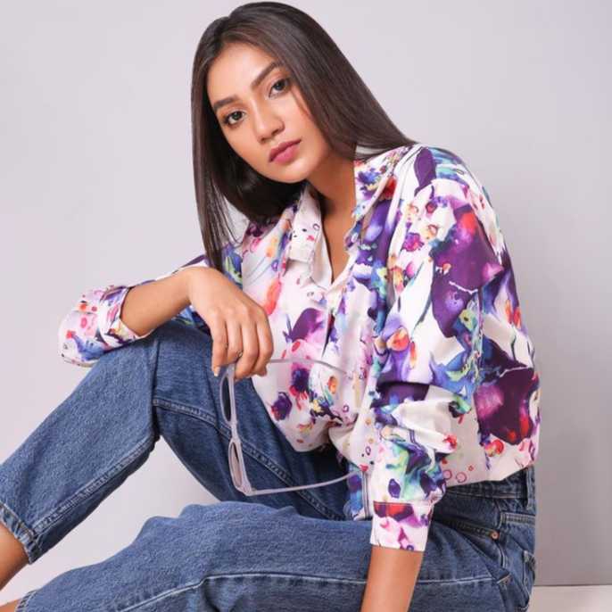 Celebrity Sunerah Kamal - Tring India