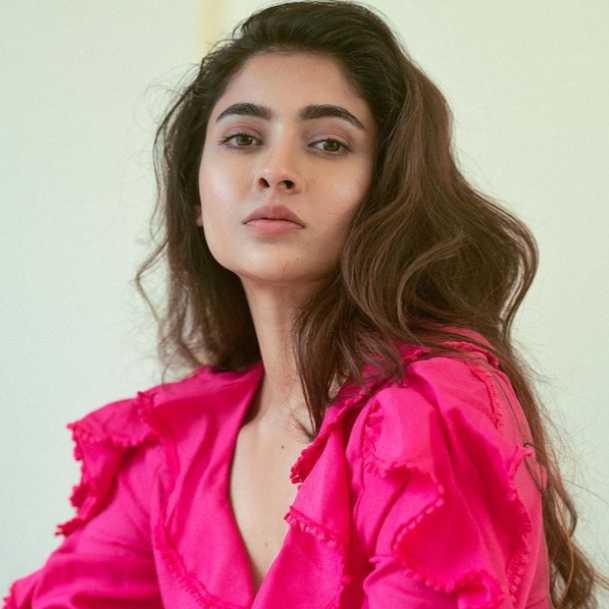 Celebrity Shivangi Khedkar - Tring India