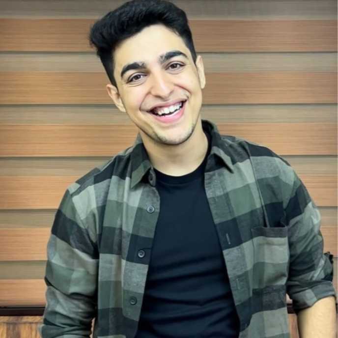 Celebrity Gagan Arora - Tring India