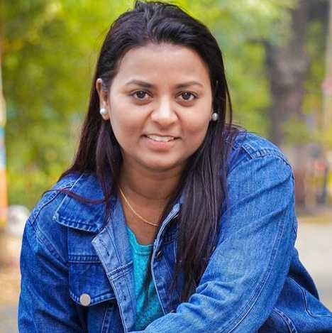 Celebrity Varsha solanki - Tring India