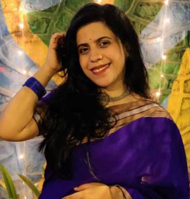 Celebrity Sayli Raut - Tring India