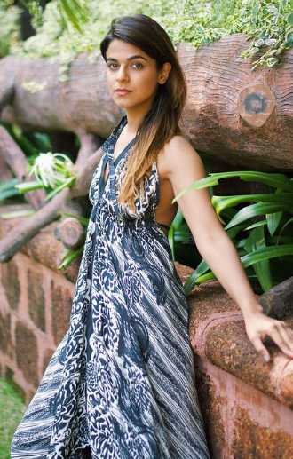 Celebrity Kavya Khurana - Tring India