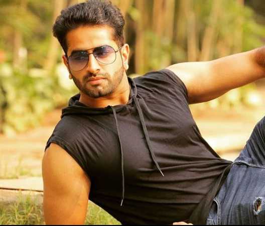 Celebrity Nikhil Nair - Tring India