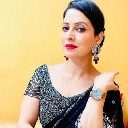 Celebrity Dolly Sohi - Tring India