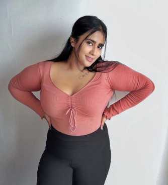 Celebrity Saloni Jha - Tring India