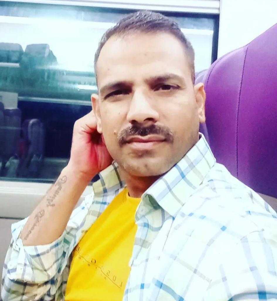 Celebrity Lokesh Pandit - Tring India