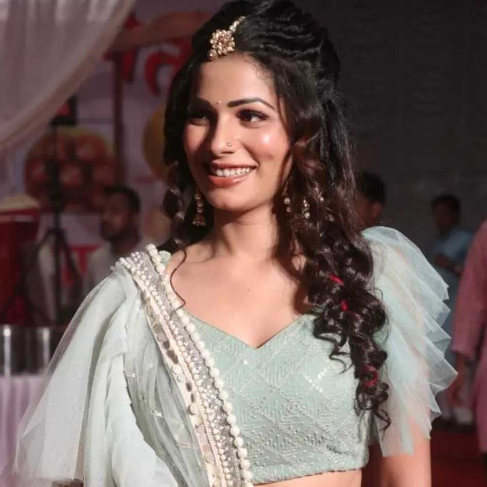 Celebrity Priya Gautam - Tring India