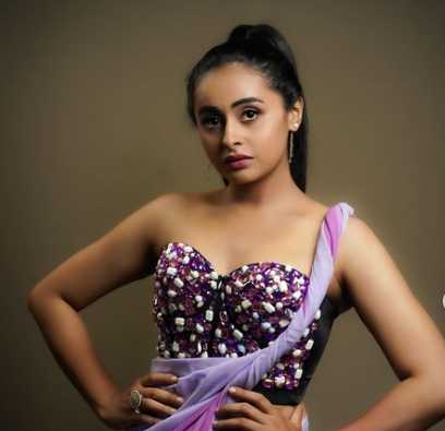 Celebrity Sanjana Burli - Tring India