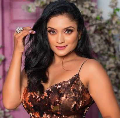 Celebrity Shwetha Koglur - Tring India