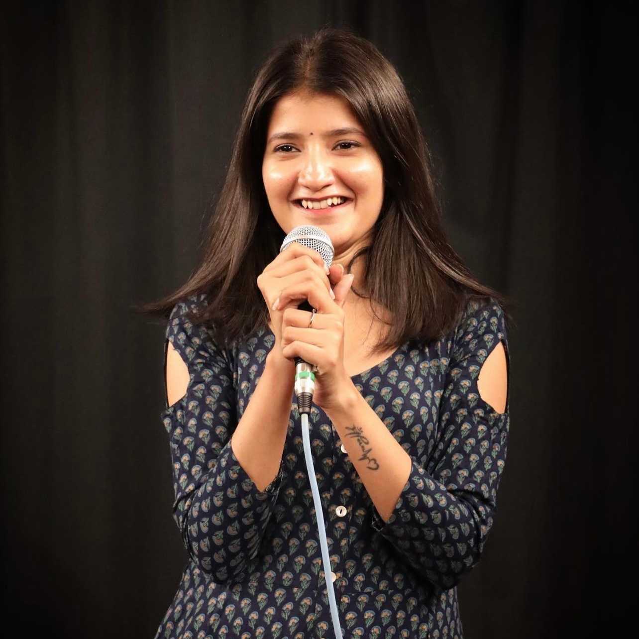 Celebrity Gunjan Saini - Tring India