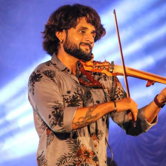 Celebrity Sabareesh Prabhaker - Tring India