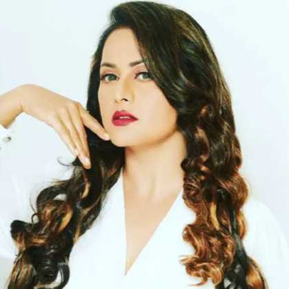 Celebrity Sangeeta Tiwari - Tring India