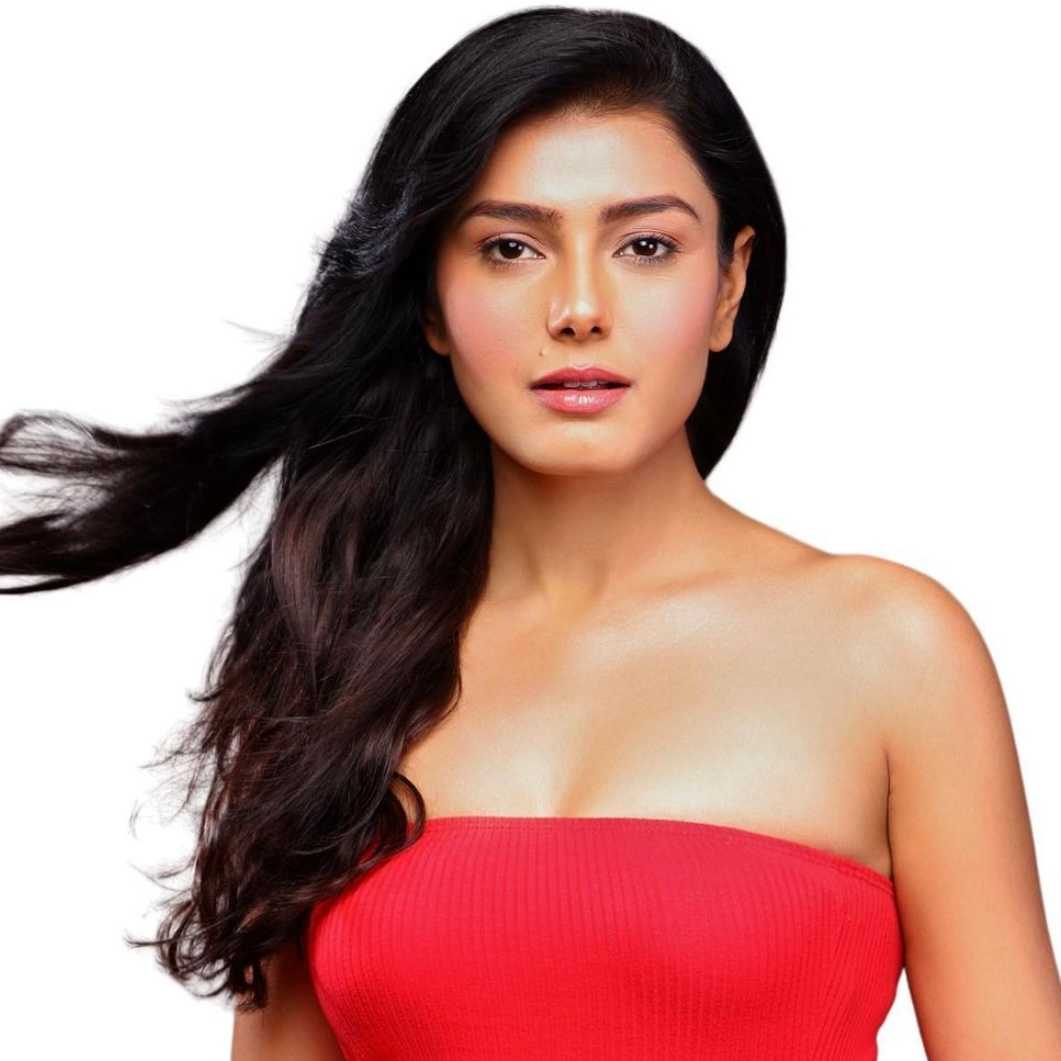 Celebrity Aastha Abhay - Tring India