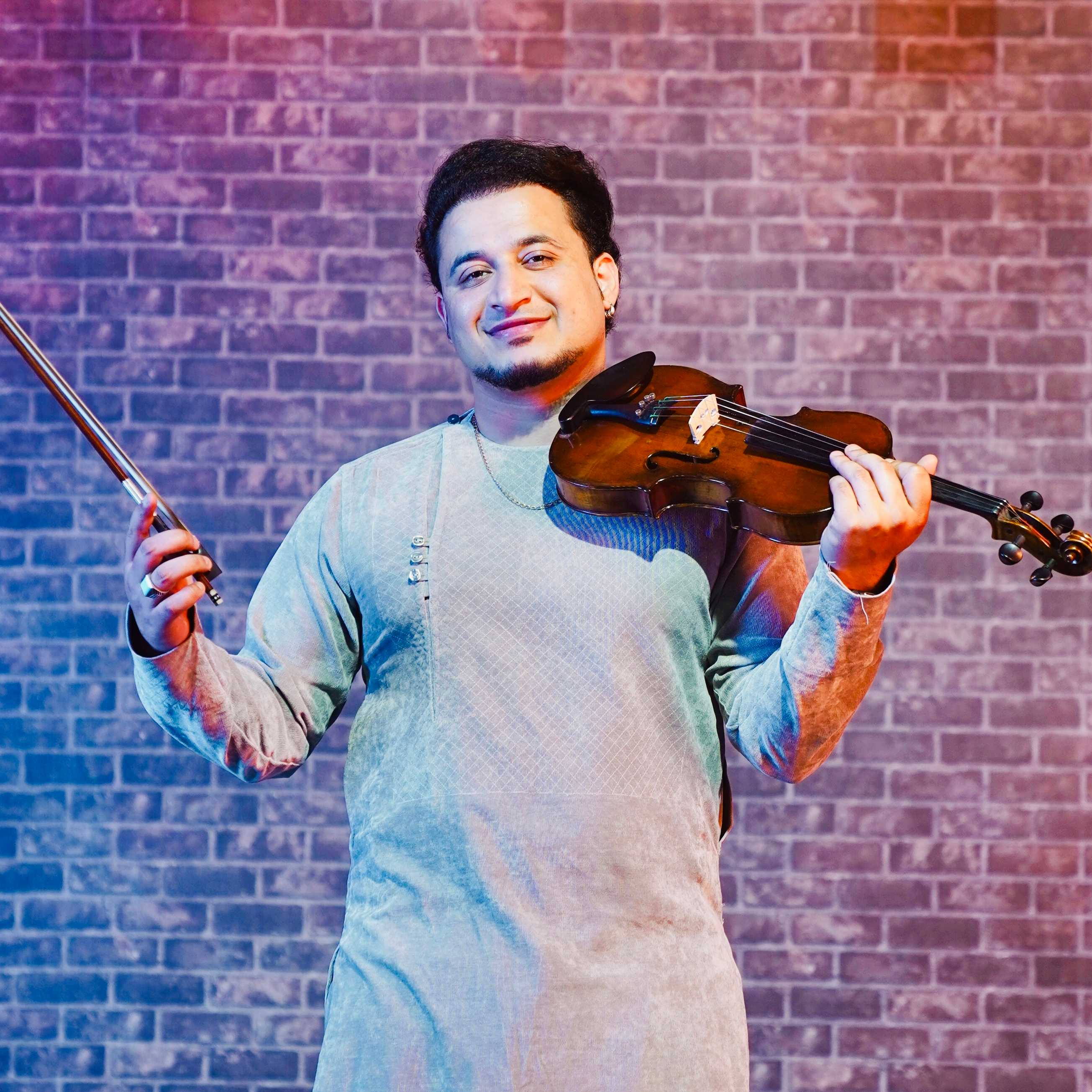 Celebrity Sultan Masood - Tring India