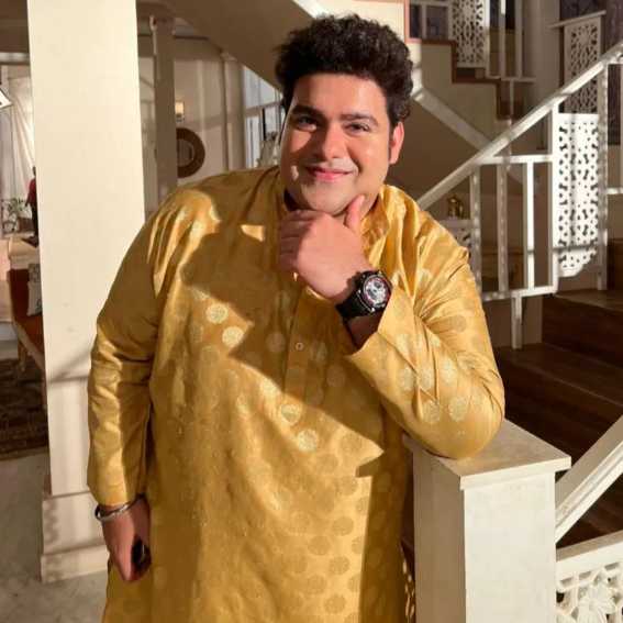 Celebrity Sharan Anandani - Tring India