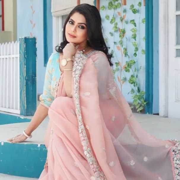 Celebrity Rinku Ghosh - Tring India