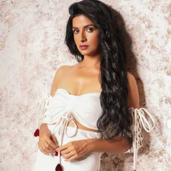 Celebrity Nanda Yadav - Tring India