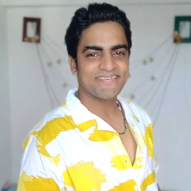 Celebrity Navneet Srivastava - Tring India