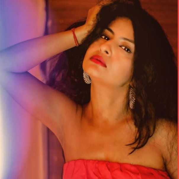 Celebrity Sulagna Chatterjee - Tring India