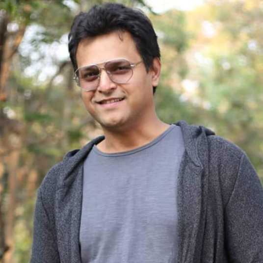 Celebrity Kashyap Parulekar - Tring India
