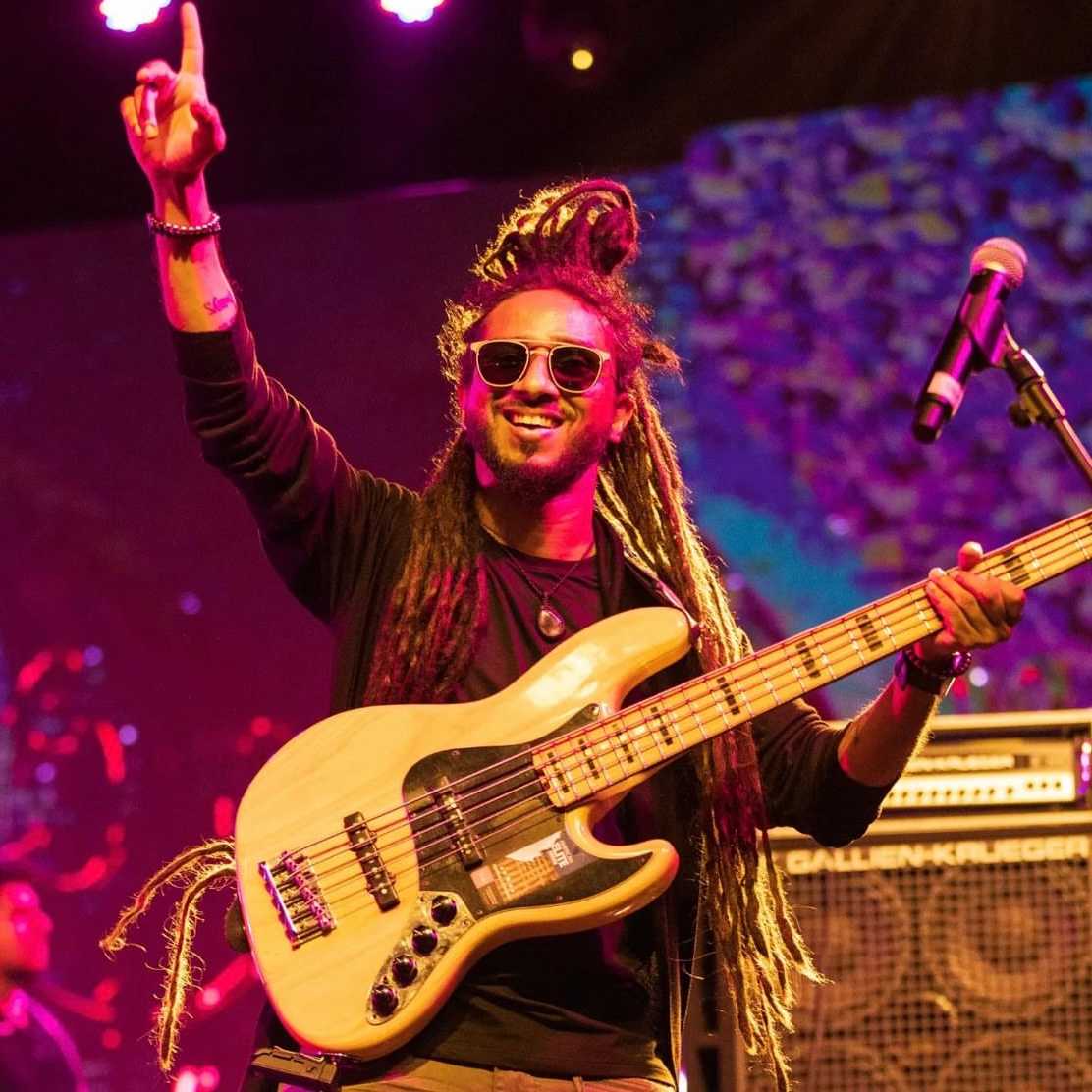 Celebrity Vian Fernandes - Tring India