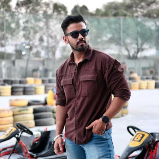 Celebrity Rohan Pathak - Tring India