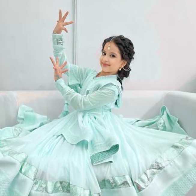 Celebrity Geet Kaur Bagga - Tring India