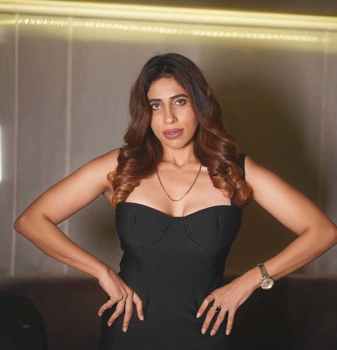 Celebrity Shilpa Girdhar - Tring India