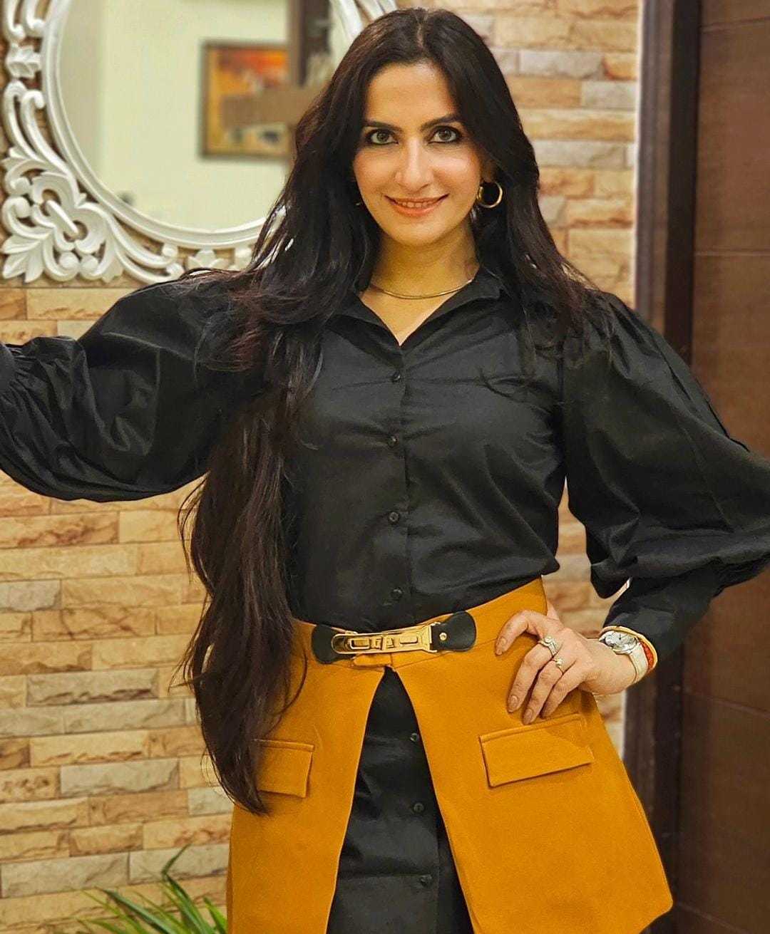 Celebrity Meenal Pathak - Tring India