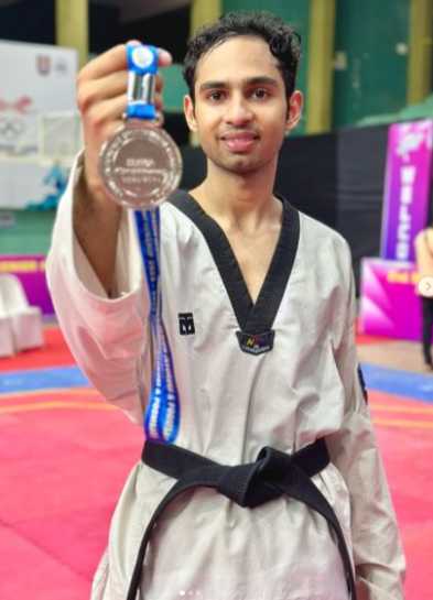 Celebrity Aman Kumar - Tring India