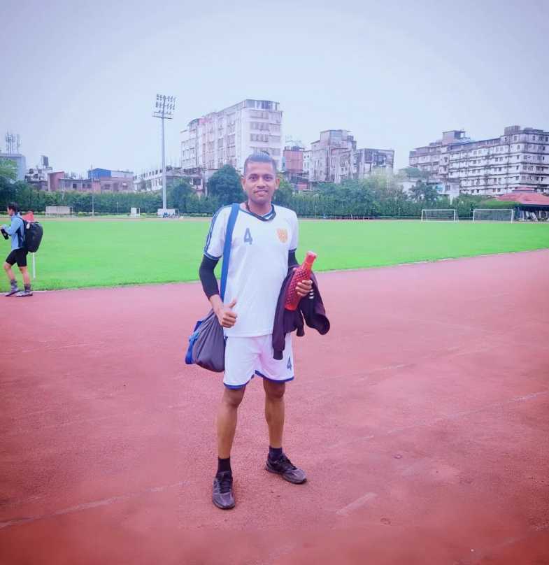 Celebrity Mahroos Siddiquee Nadim - Tring India