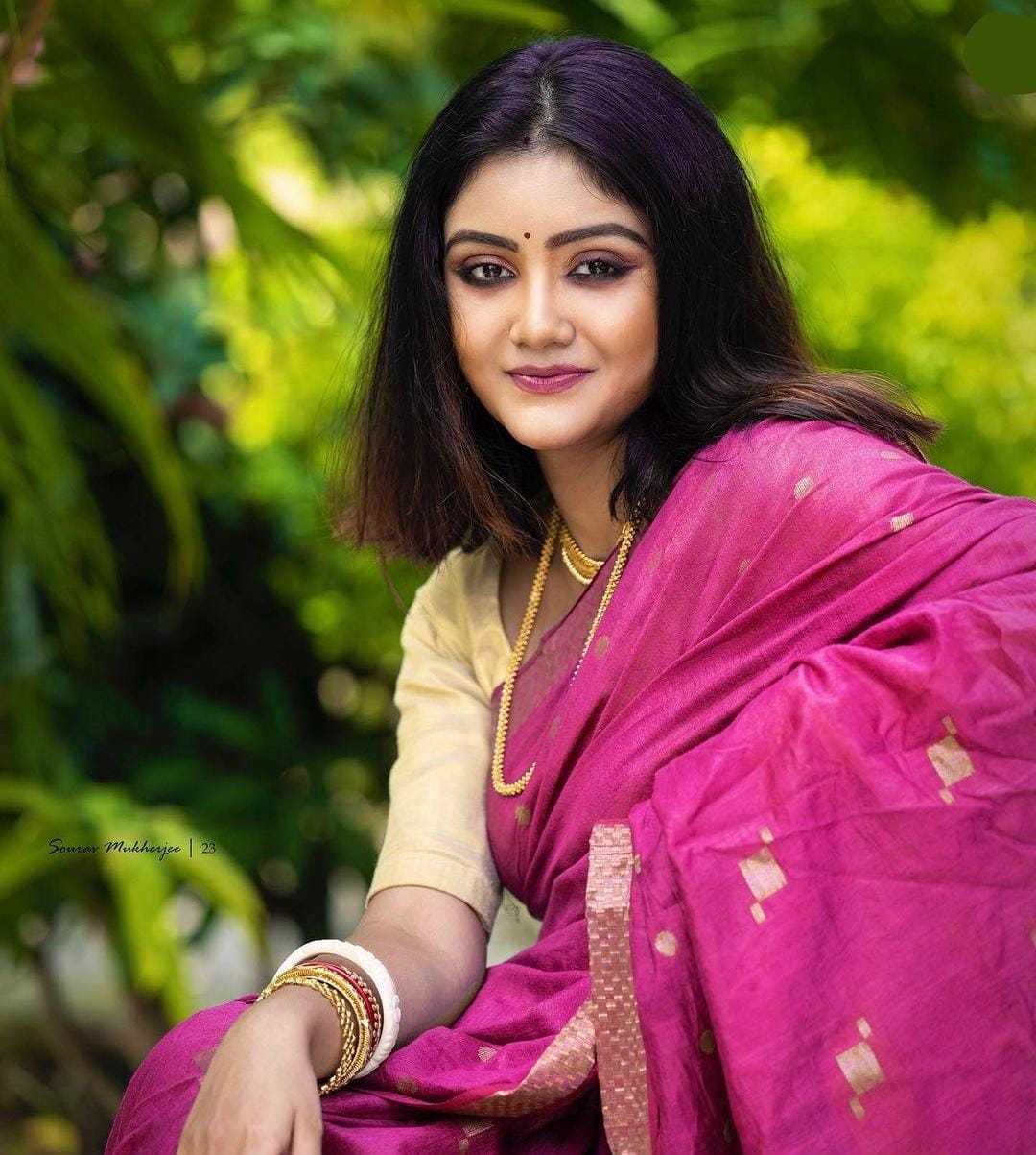 Celebrity Alokananda Guha - Tring India