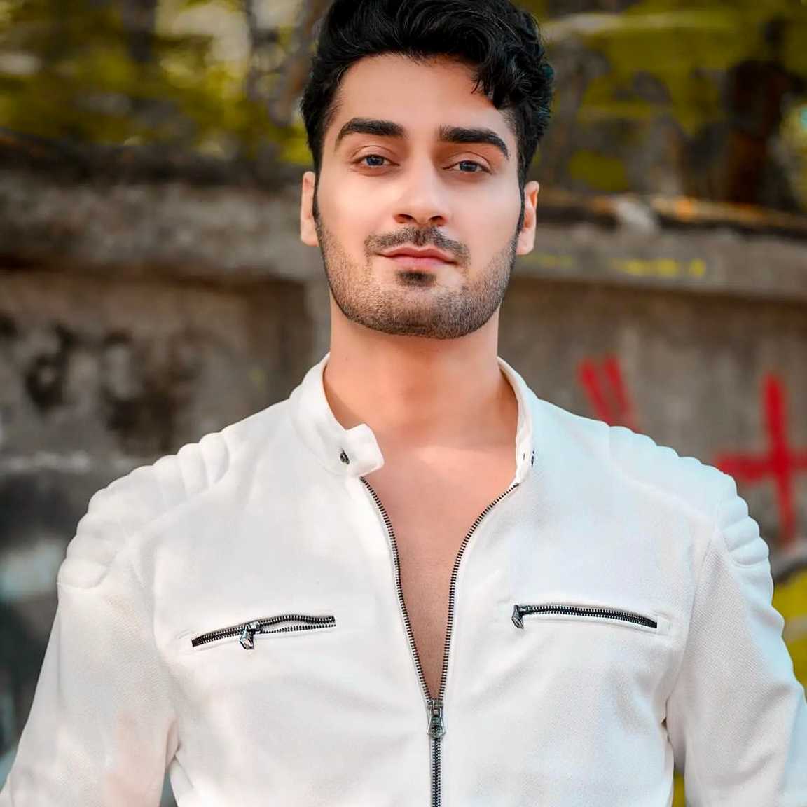 Celebrity Mandeep Bamra - Tring India