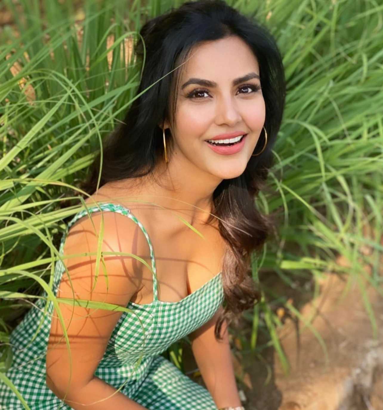 Celebrity Priya Anand - Tring India