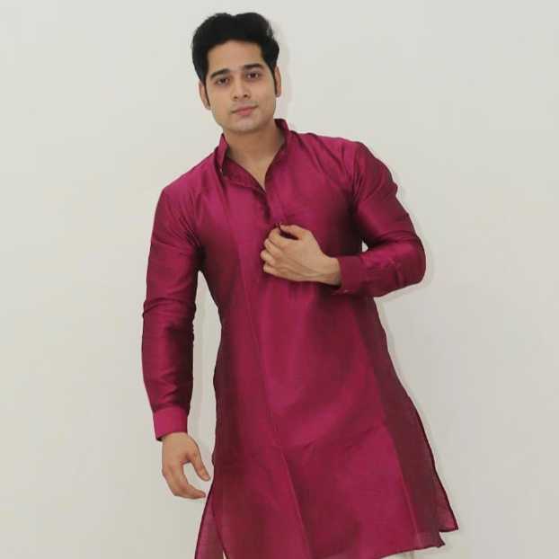 Celebrity Saim Khan - Tring India