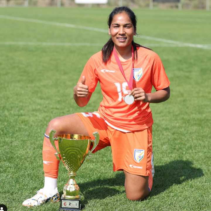 Celebrity Jyoti Chouhan - Tring India