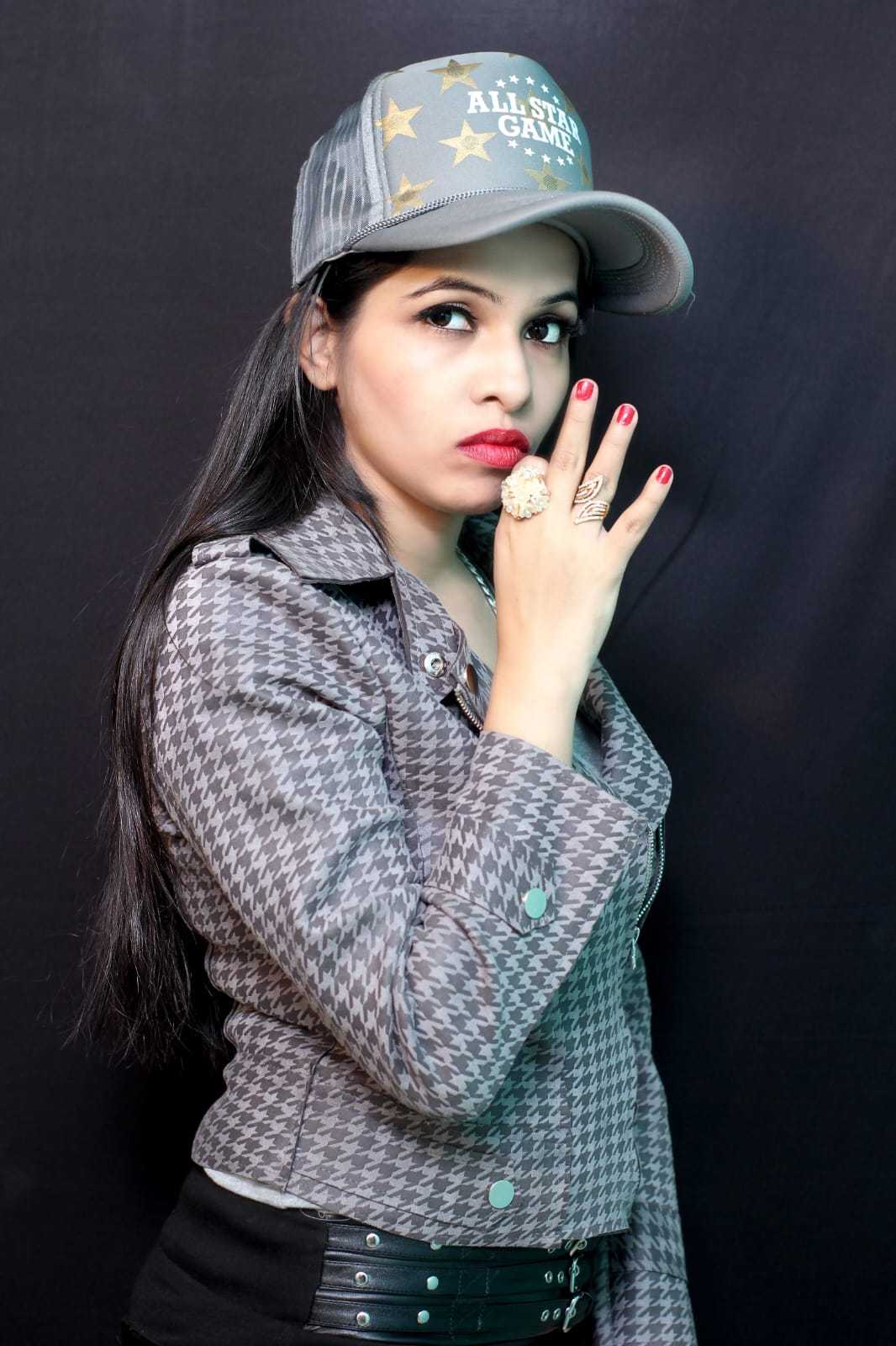 Celebrity Dhinchak Pooja- Tring India