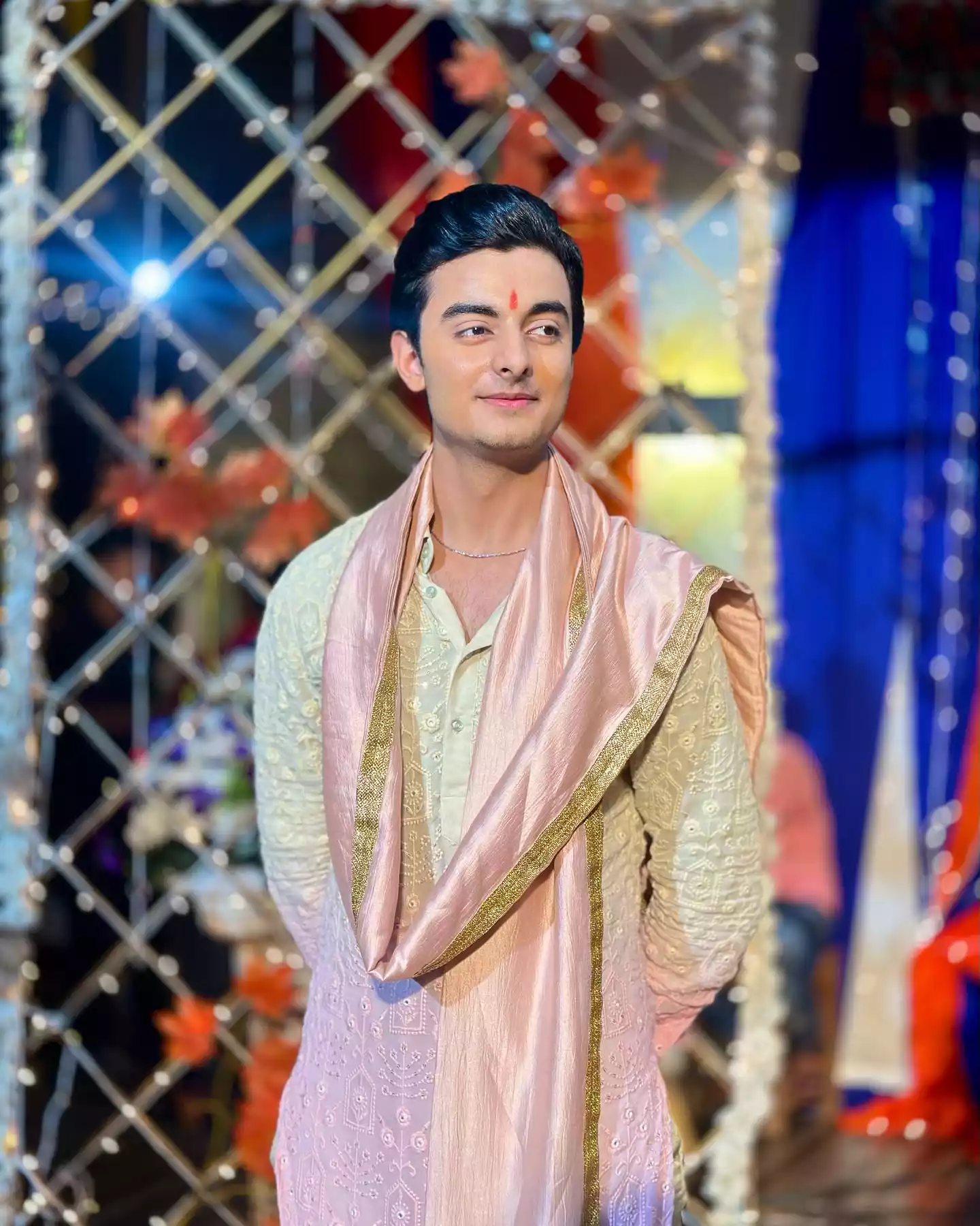 Celebrity Viraj Kapoor - Tring India