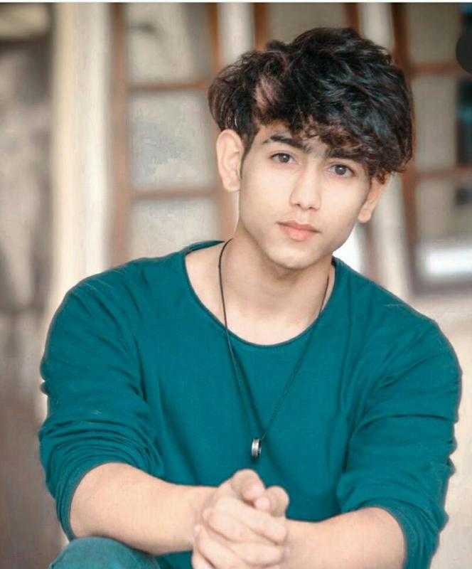 Celebrity Shahanwaz Gour - Tring India