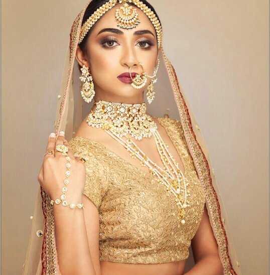 Celebrity Astha Asija - Tring India